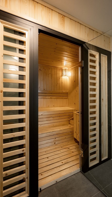 Steam sauna & Jacuzzi service